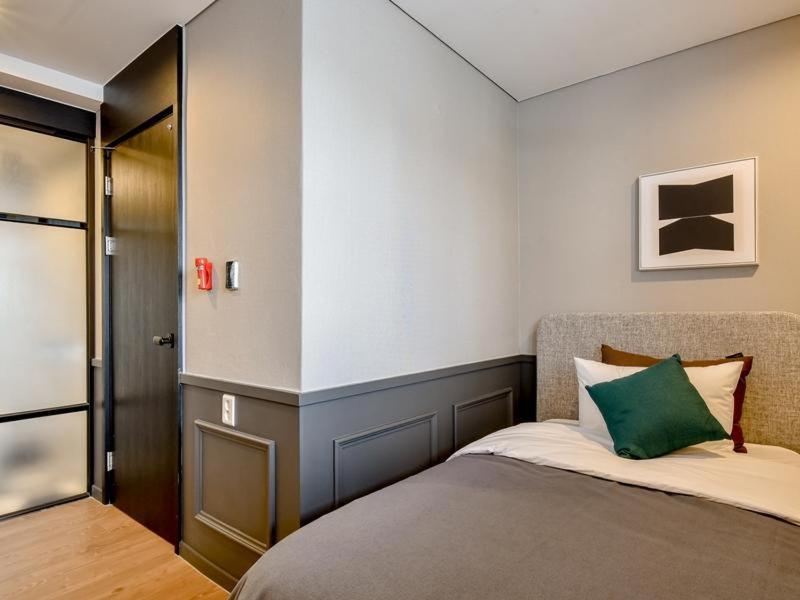 Brown Dot Yangjeong Hotel Пусан Екстериор снимка