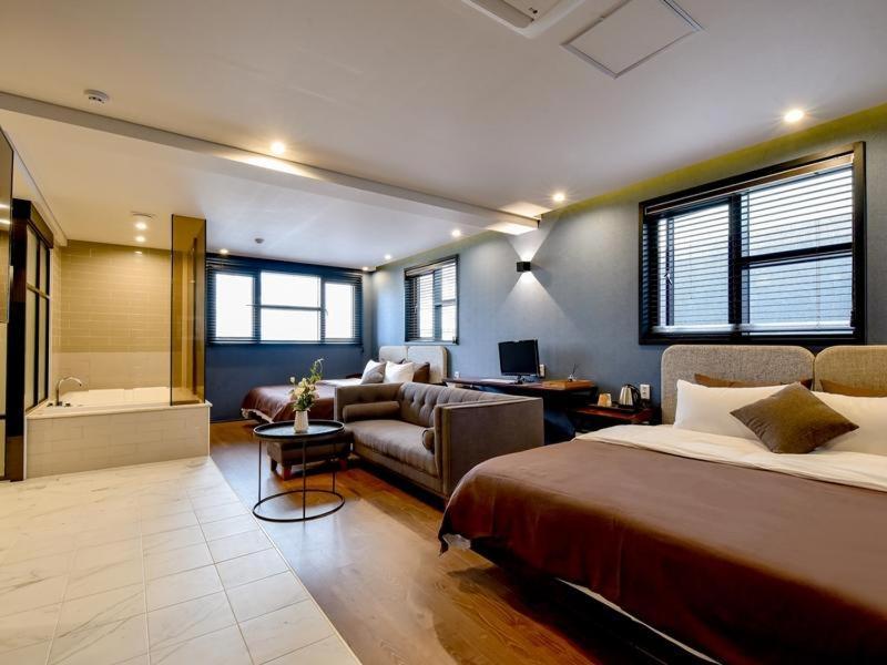 Brown Dot Yangjeong Hotel Пусан Екстериор снимка
